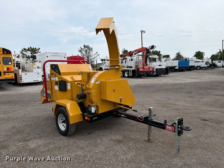 image for item FB5024 2022 Vermeer BC900XL wood chipper