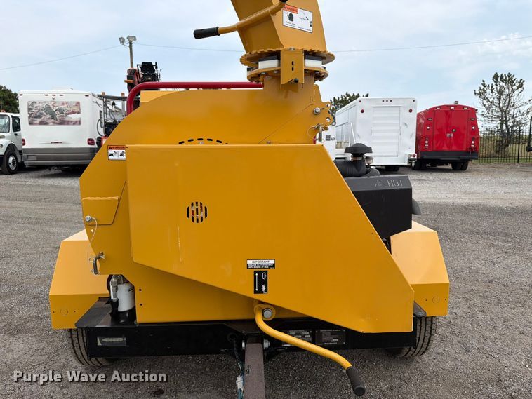 image for item FB5024 2022 Vermeer BC900XL wood chipper