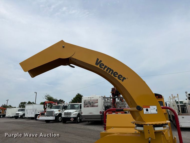 image for item FB5024 2022 Vermeer BC900XL wood chipper