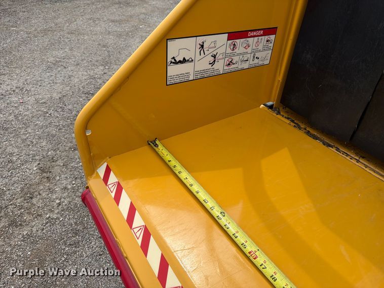 image for item FB5024 2022 Vermeer BC900XL wood chipper
