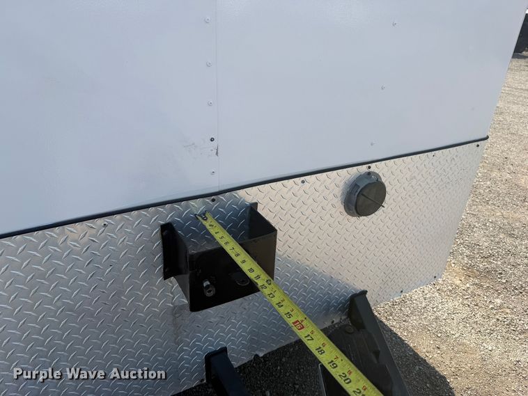image for item FB5037 2004 Wells Cargo CW1322-102 enclosed cargo trailer