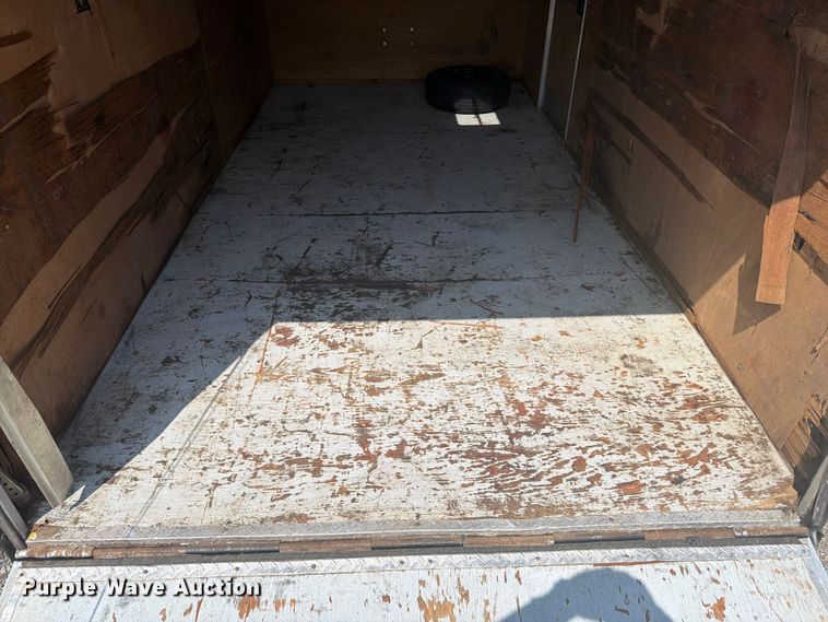 image for item FB5037 2004 Wells Cargo CW1322-102 enclosed cargo trailer