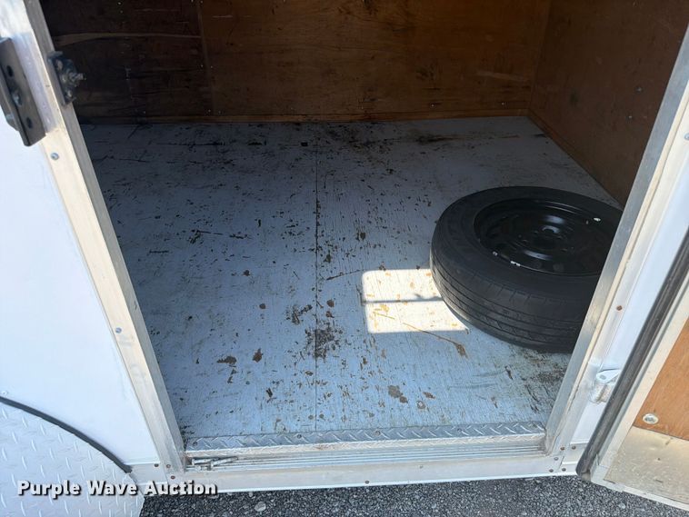 image for item FB5037 2004 Wells Cargo CW1322-102 enclosed cargo trailer