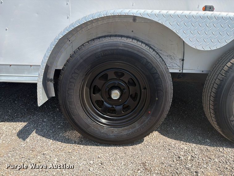image for item FB5037 2004 Wells Cargo CW1322-102 enclosed cargo trailer