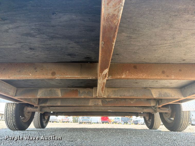 image for item FB5037 2004 Wells Cargo CW1322-102 enclosed cargo trailer
