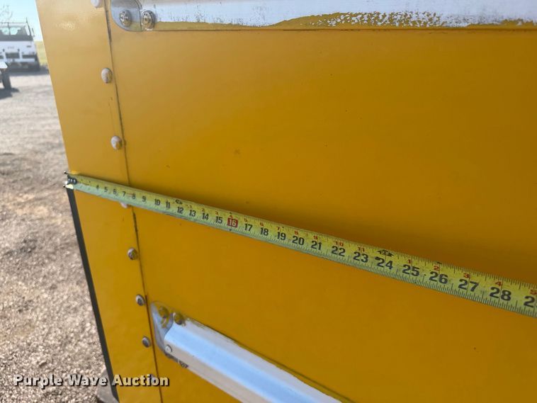 image for item FB5111 2012 GMC Savana 3500 box truck