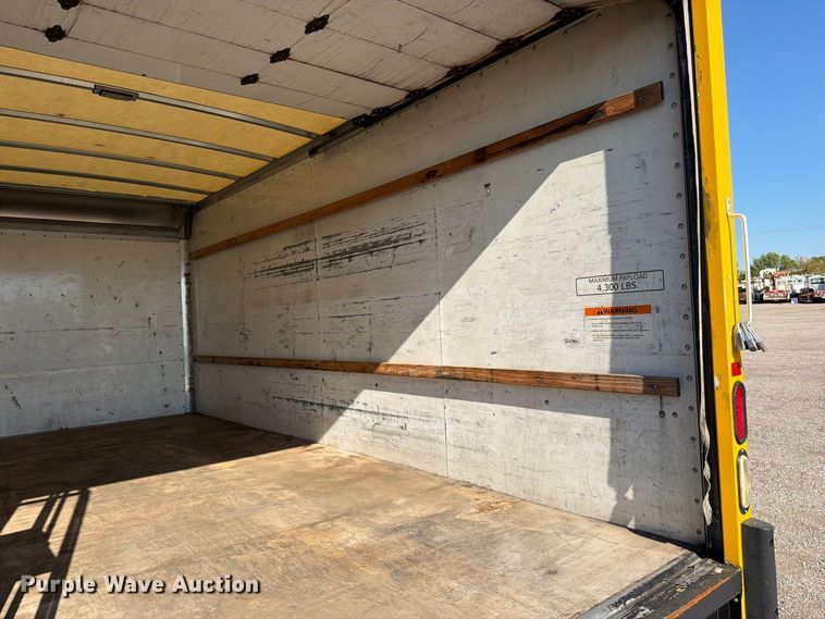 image for item FB5111 2012 GMC Savana 3500 box truck