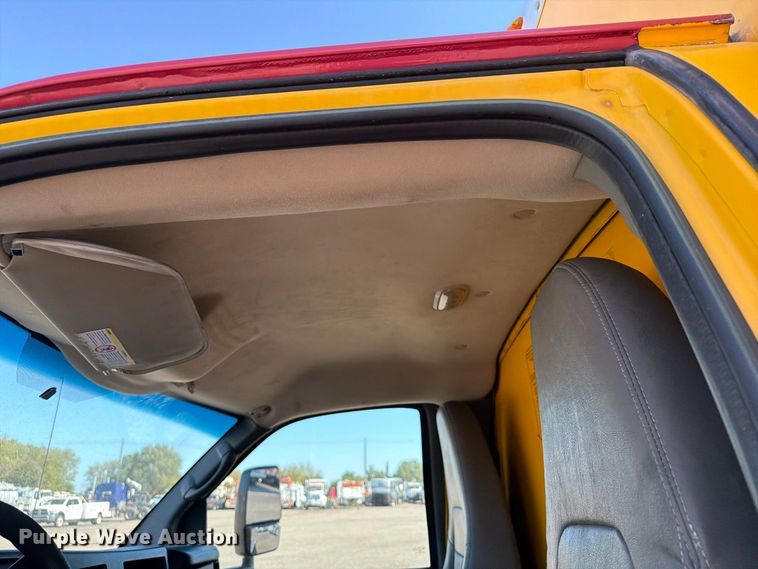 image for item FB5111 2012 GMC Savana 3500 box truck