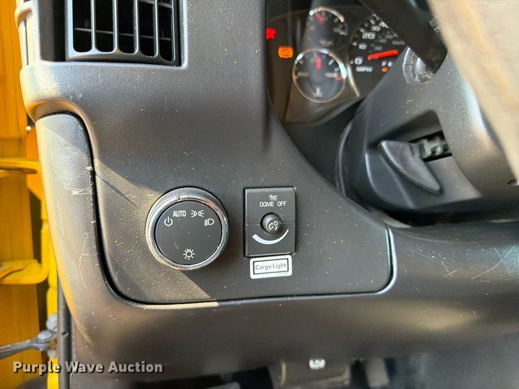image for item FB5111 2012 GMC Savana 3500 box truck