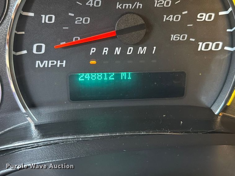 image for item FB5111 2012 GMC Savana 3500 box truck