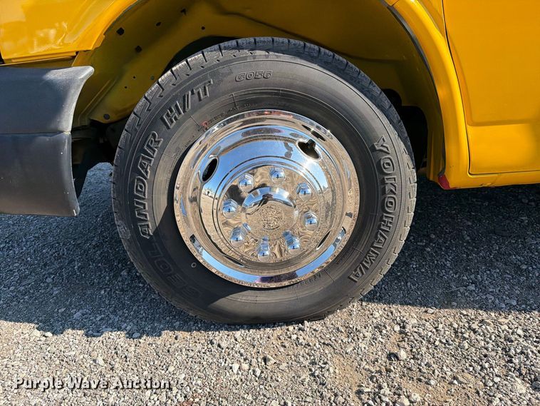 image for item FB5111 2012 GMC Savana 3500 box truck