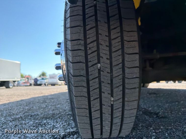 image for item FB5111 2012 GMC Savana 3500 box truck