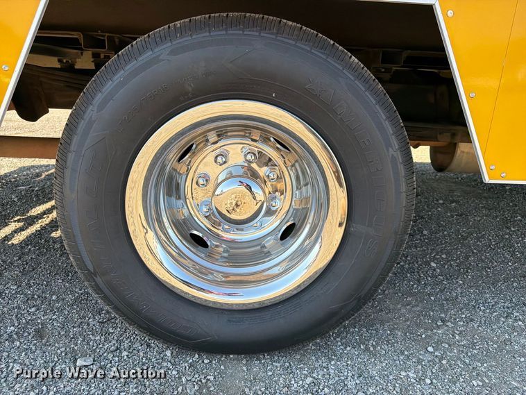 image for item FB5111 2012 GMC Savana 3500 box truck
