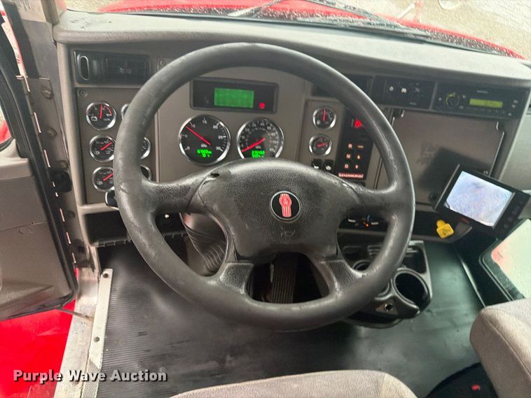 image for item FB5143 2012 Kenworth T370 box truck