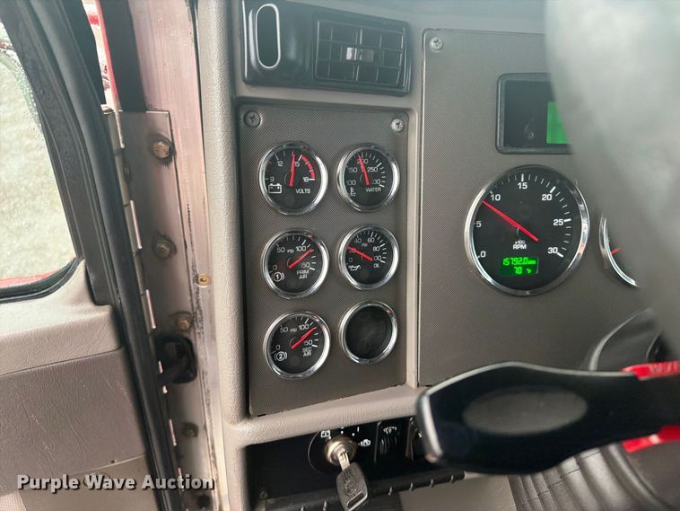 image for item FB5143 2012 Kenworth T370 box truck