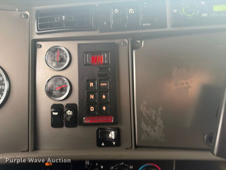 image for item FB5143 2012 Kenworth T370 box truck