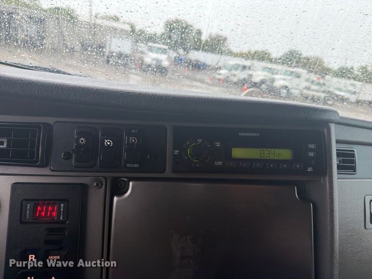 image for item FB5143 2012 Kenworth T370 box truck