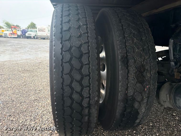 image for item FB5143 2012 Kenworth T370 box truck