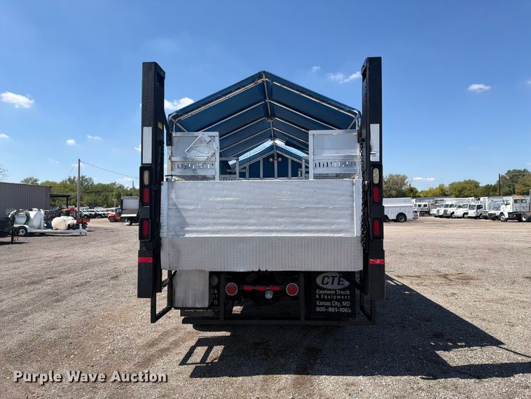 image for item FB5152 2015 Freightliner Business Class M2 flatbed truck