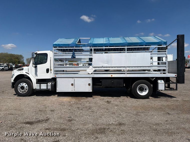 image for item FB5152 2015 Freightliner Business Class M2 flatbed truck