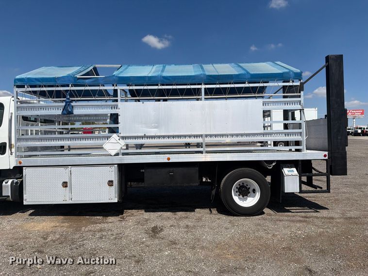image for item FB5152 2015 Freightliner Business Class M2 flatbed truck