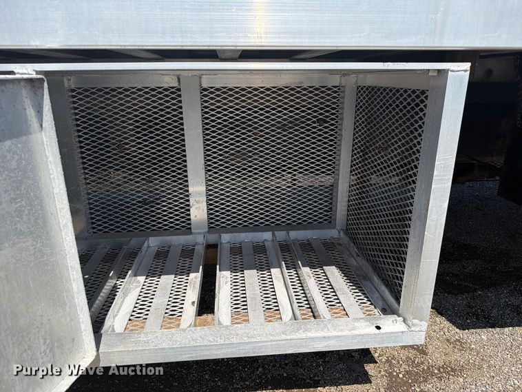 image for item FB5152 2015 Freightliner Business Class M2 flatbed truck