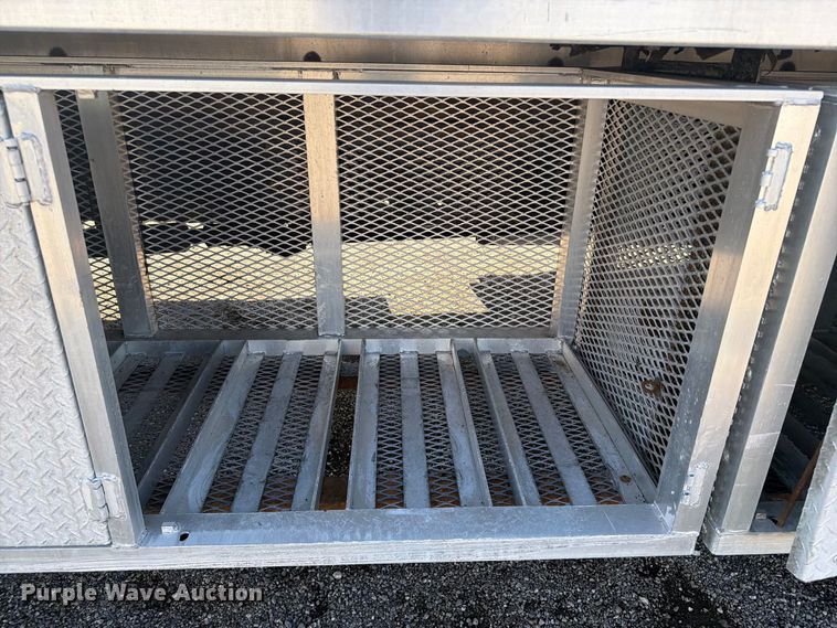 image for item FB5152 2015 Freightliner Business Class M2 flatbed truck