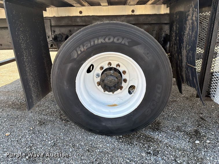 image for item FB5152 2015 Freightliner Business Class M2 flatbed truck