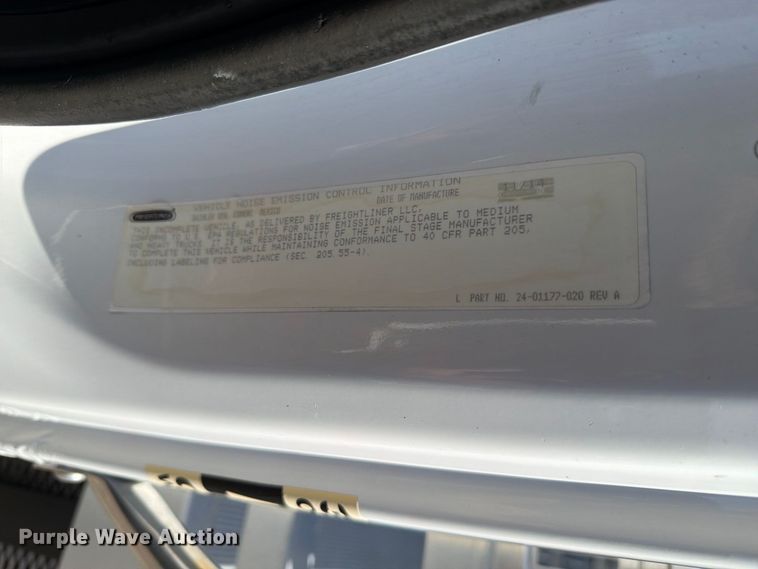 image for item FB5152 2015 Freightliner Business Class M2 flatbed truck