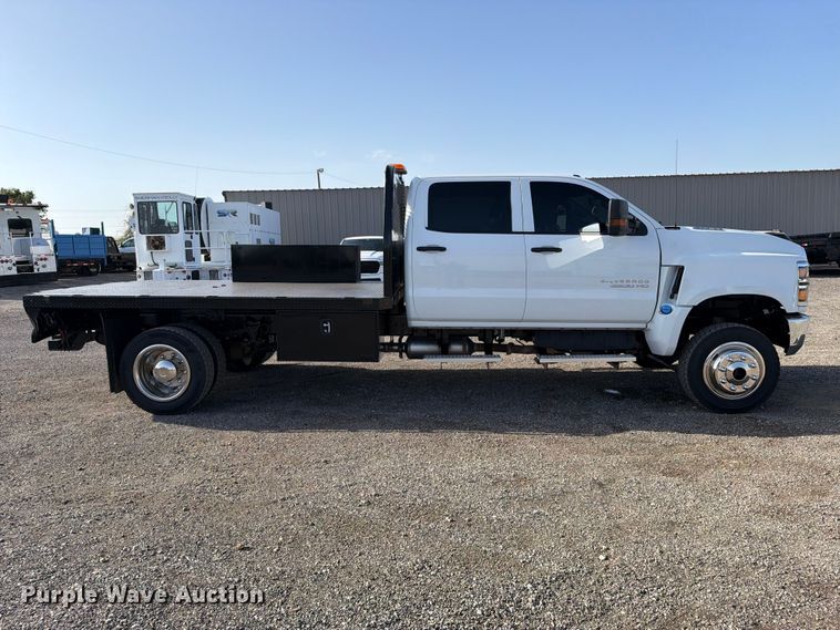 image for item FB5155 2022 Chevrolet Silverado 6500HD Crew Cab flatbed truck