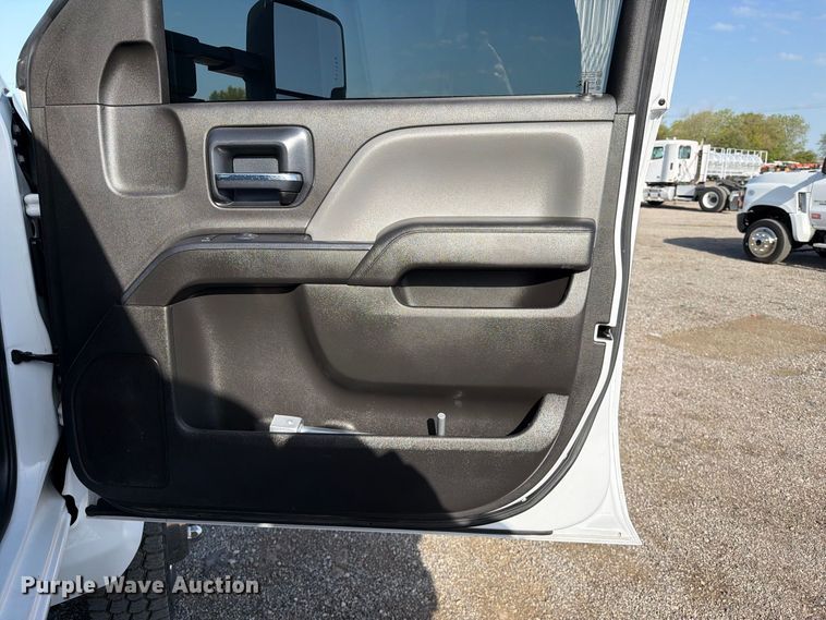 image for item FB5155 2022 Chevrolet Silverado 6500HD Crew Cab flatbed truck
