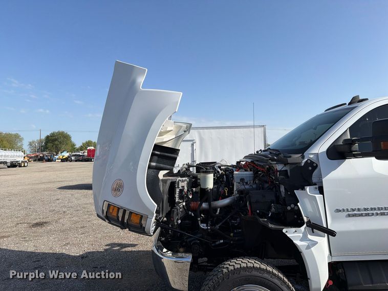 image for item FB5155 2022 Chevrolet Silverado 6500HD Crew Cab flatbed truck