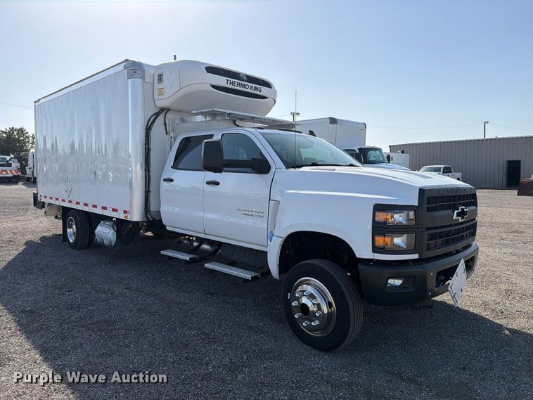 image for item FB5156 2020 Chevrolet Silverado 6500 HD crew cab refrigerated delivery truck