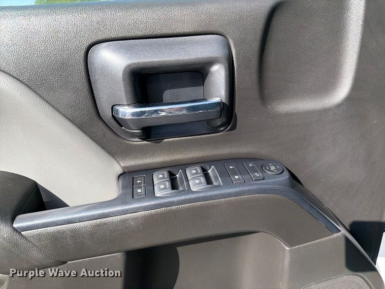 image for item FB5156 2020 Chevrolet Silverado 6500 HD crew cab refrigerated delivery truck