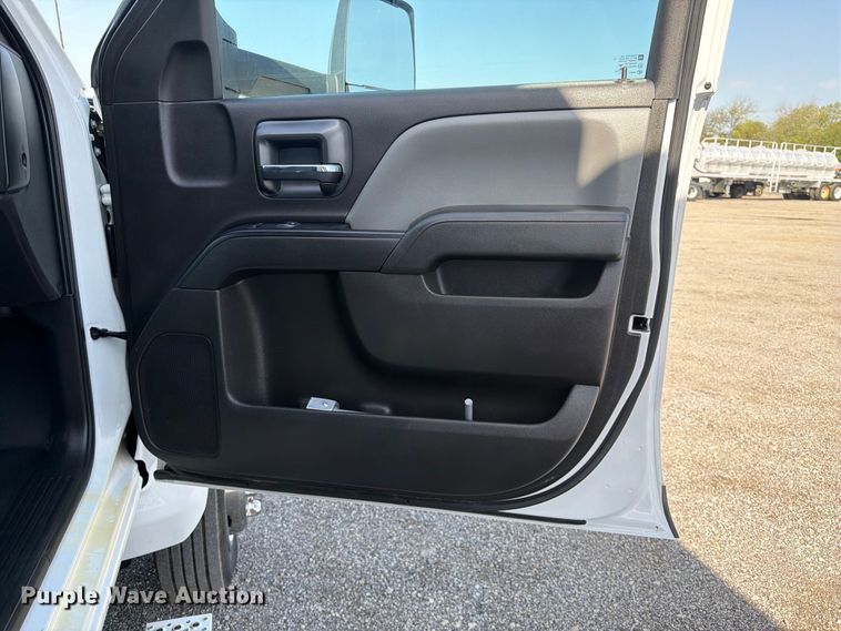 image for item FB5156 2020 Chevrolet Silverado 6500 HD crew cab refrigerated delivery truck