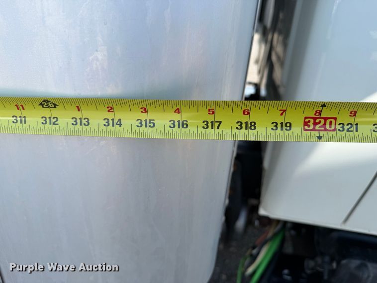 image for item FB5157 2021 International MV607 box truck