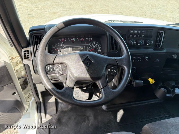 image for item FB5157 2021 International MV607 box truck