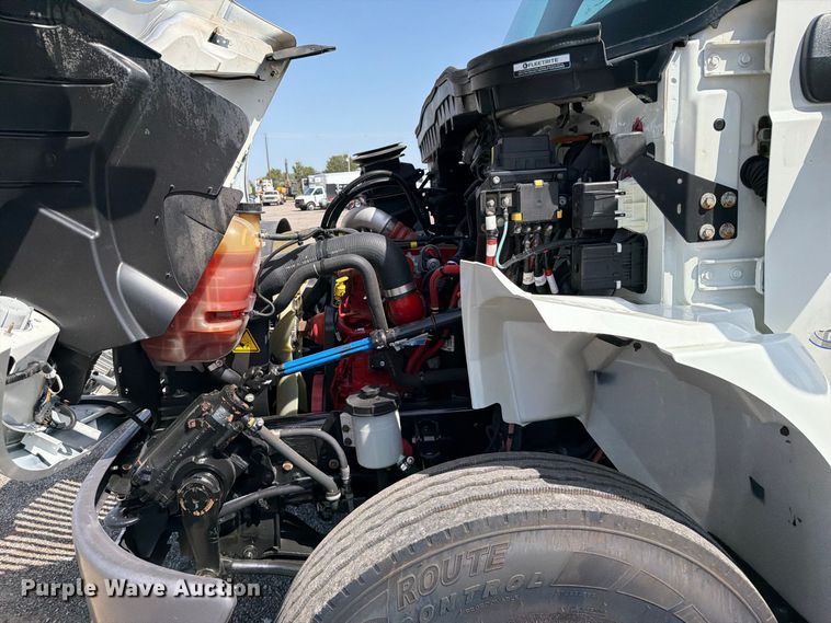 image for item FB5157 2021 International MV607 box truck