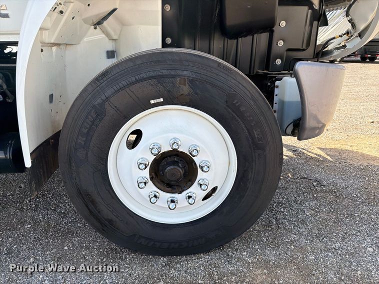 image for item FB5157 2021 International MV607 box truck