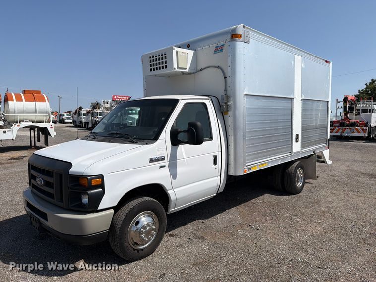 image for item FB5158 2013 Ford E450 box truck