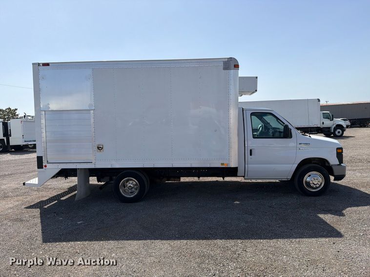 image for item FB5158 2013 Ford E450 box truck