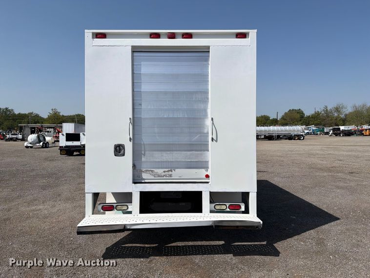 image for item FB5158 2013 Ford E450 box truck