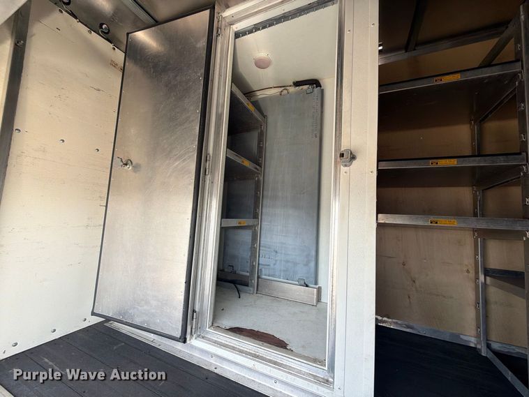 image for item FB5158 2013 Ford E450 box truck