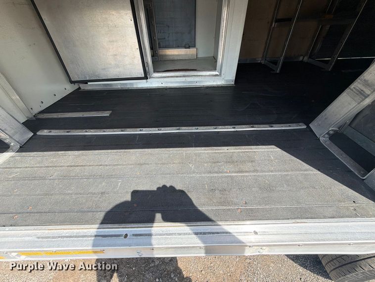 image for item FB5158 2013 Ford E450 box truck
