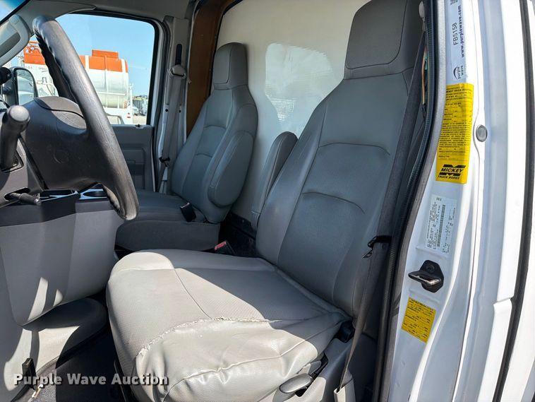 image for item FB5158 2013 Ford E450 box truck