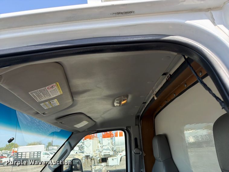 image for item FB5158 2013 Ford E450 box truck