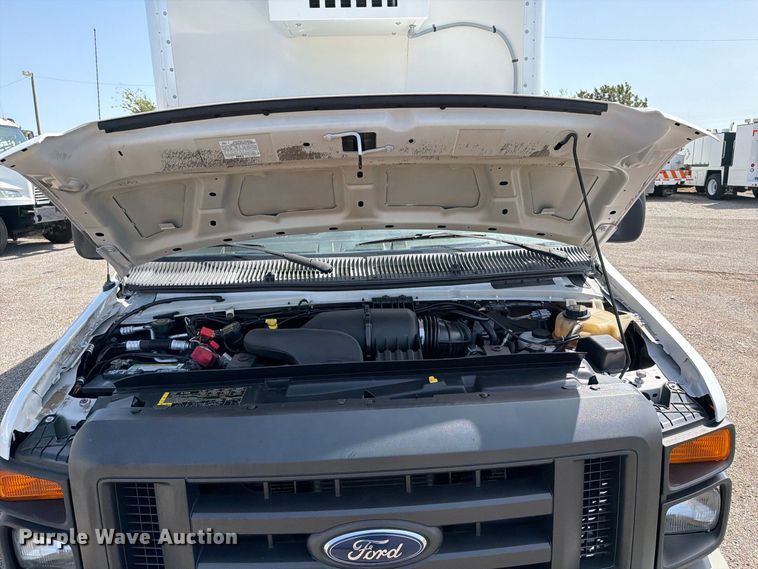 image for item FB5158 2013 Ford E450 box truck