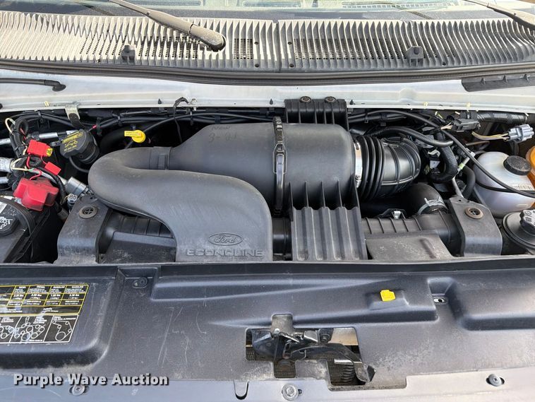 image for item FB5158 2013 Ford E450 box truck