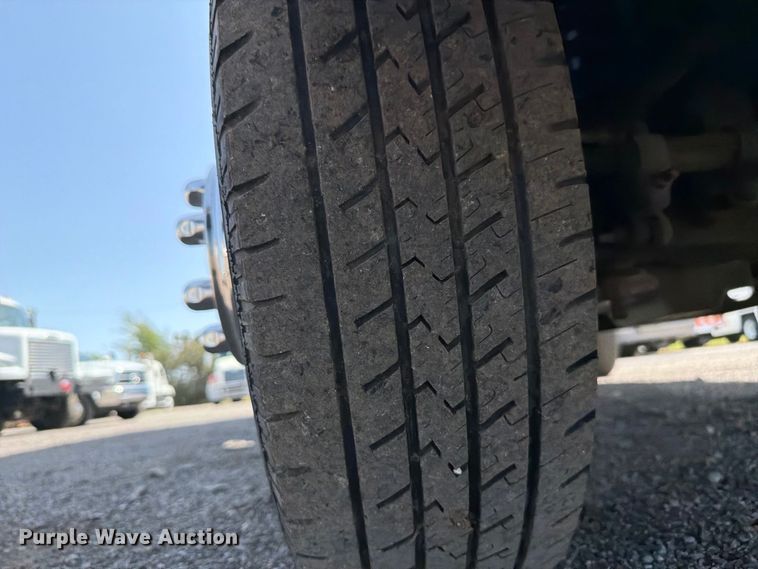 image for item FB5158 2013 Ford E450 box truck