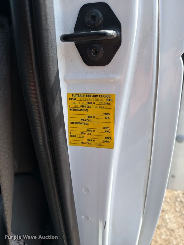 image for item FB5158 2013 Ford E450 box truck